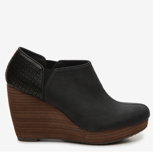 Dr. Scholl's Women's Conquer Wedge Bootie Black Size 7 M